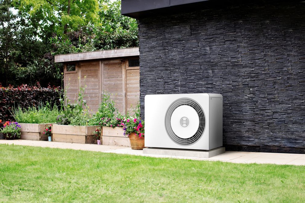 Compress 5800 ODU Small Chassis on concrete plate in garden transformiert