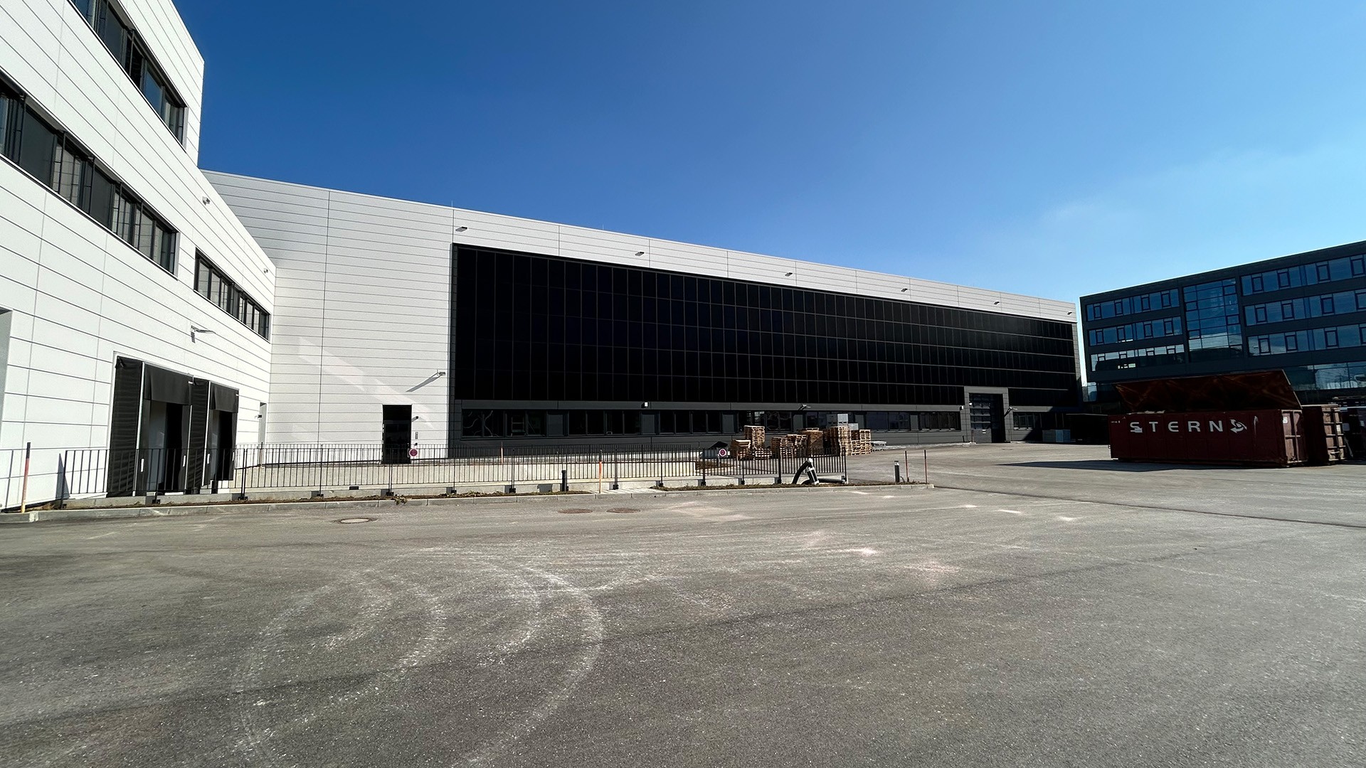 Fenecon Werksführung 170225 Gebäude außen 1920x1080 1